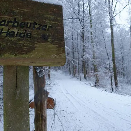 شقة Haus-Am-Wald-Klingberg-Obergeschoss شاربوتس